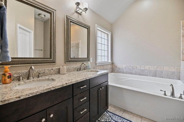 9108 Crescent Lodge Circle
