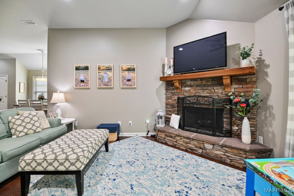 9108 Crescent Lodge Circle
