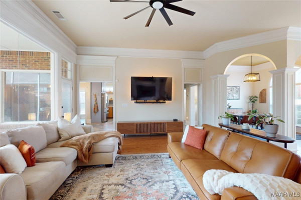 8637 LENOX Way