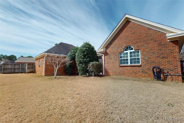 8637 LENOX Way