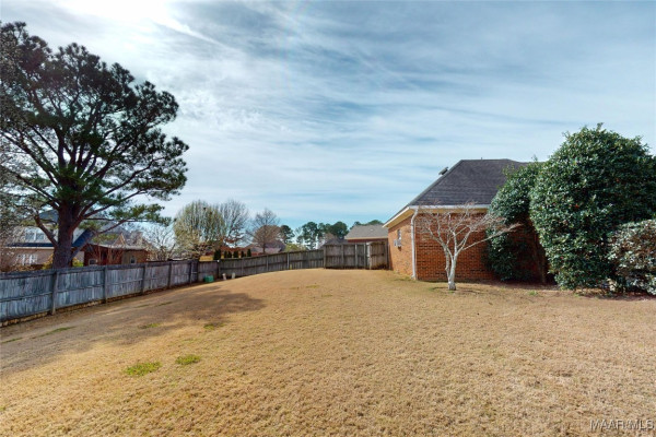 8637 LENOX Way