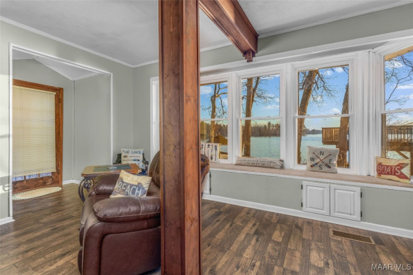 580 Lake Shore Drive