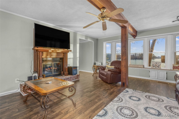 580 Lake Shore Drive