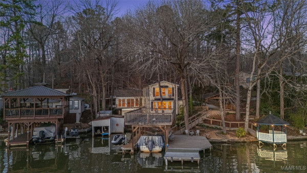 580 Lake Shore Drive