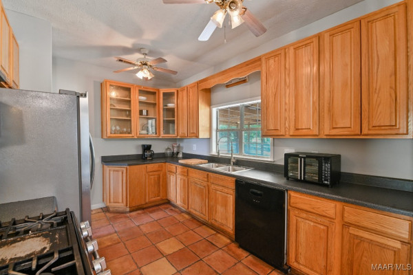 2011 GlenForest Drive