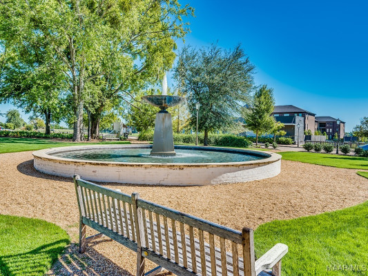 4545 Broadwick Street