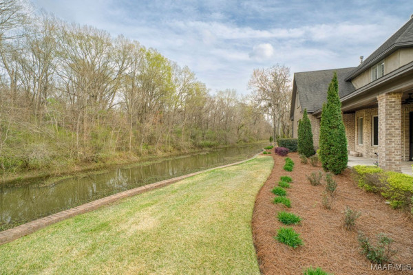 8209 Tuscany Manor