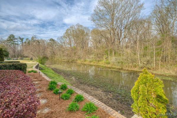 8209 Tuscany Manor