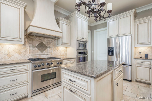 8209 Tuscany Manor