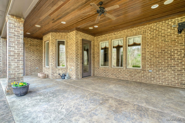 8209 Tuscany Manor