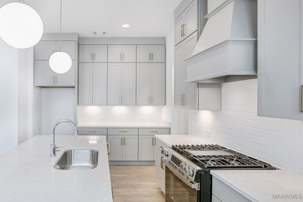 4504 Bloomsbury Street