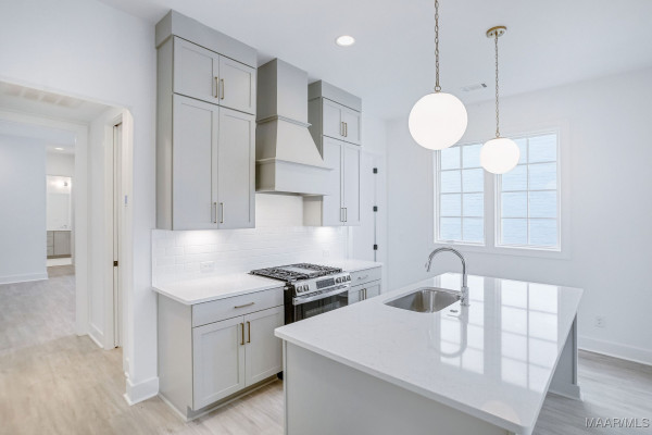 4504 Bloomsbury Street