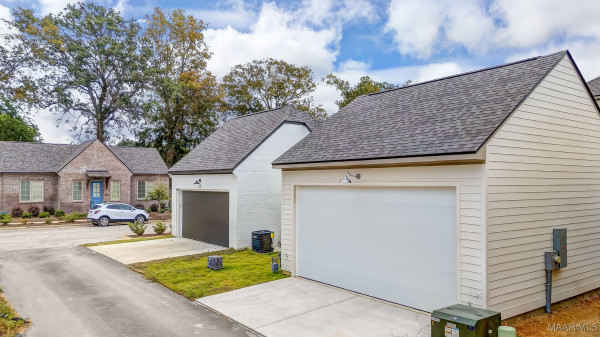 4504 Bloomsbury Street