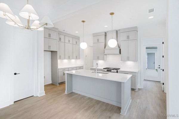 4504 Bloomsbury Street