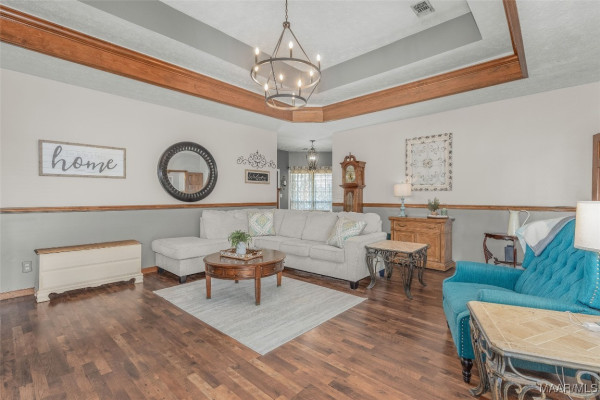 1202 Valridge . N