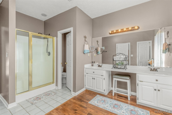 1202 Valridge . N