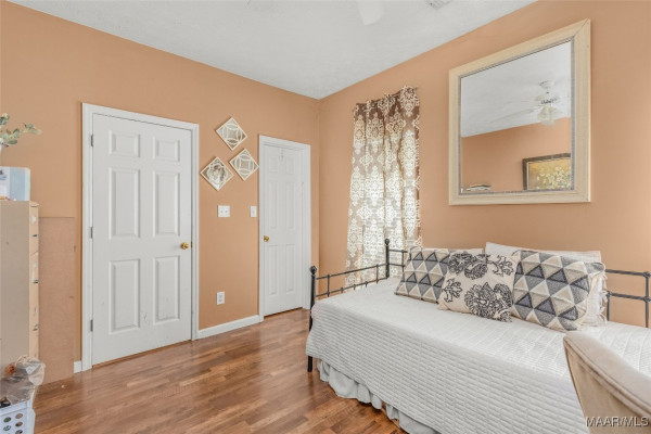 1202 Valridge . N