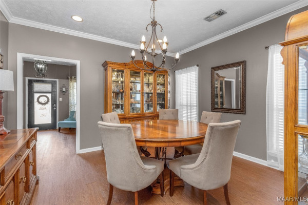 1202 Valridge . N