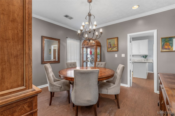 1202 Valridge . N