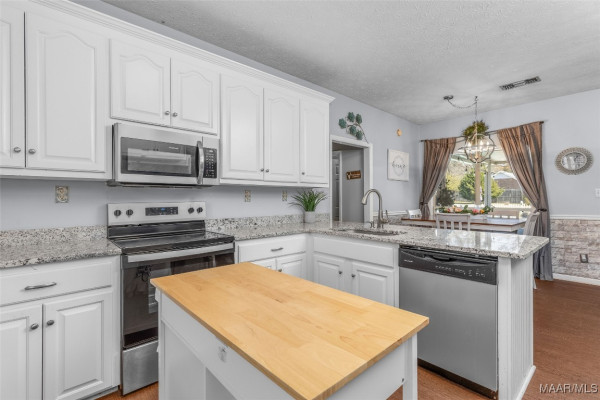 1202 Valridge . N