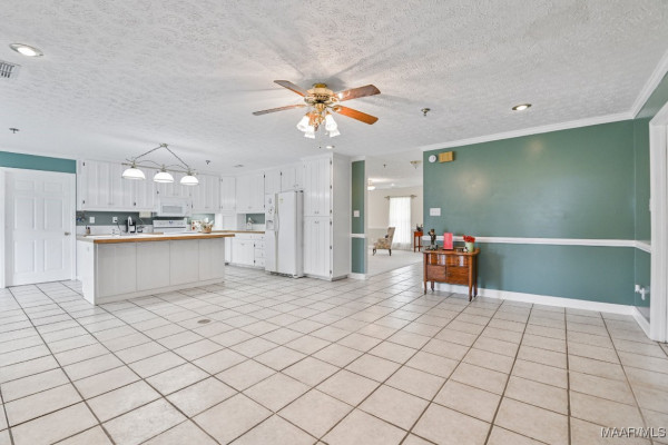 1522 W Old Hayneville Road