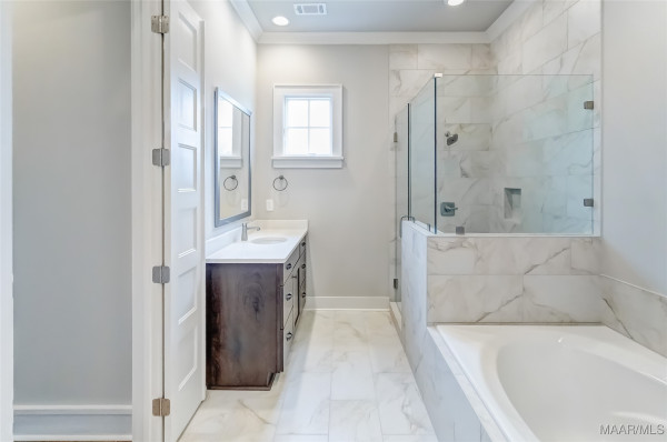 4549 Broadwick Street