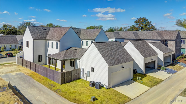 4549 Broadwick Street