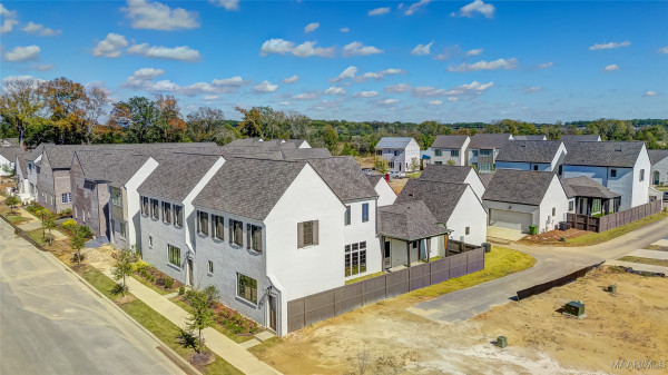 4549 Broadwick Street