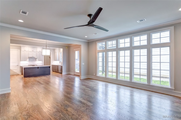 4549 Broadwick Street