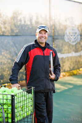 4549 Broadwick Street