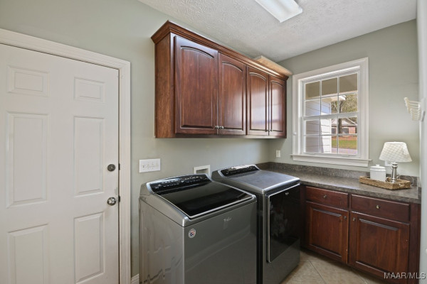 401 Clear Creek View