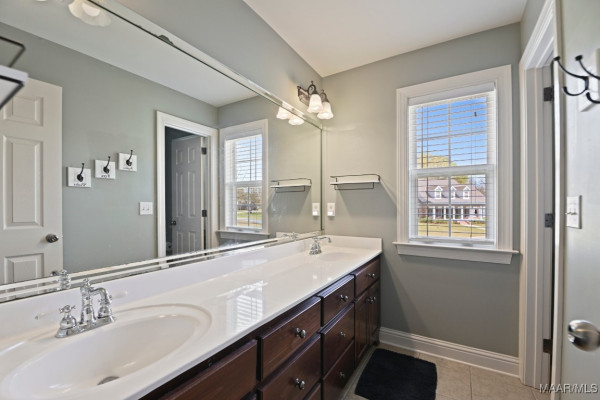 401 Clear Creek View