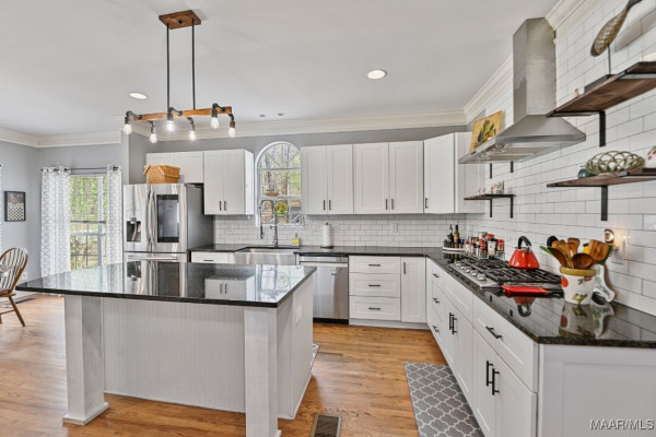 900 Lucys Trail