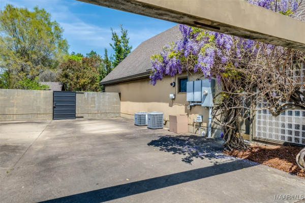 6261 Oliver Drive