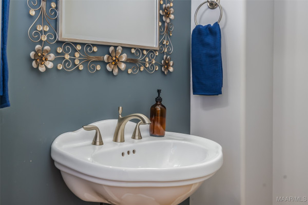 9533 FENDALL HALL Circle