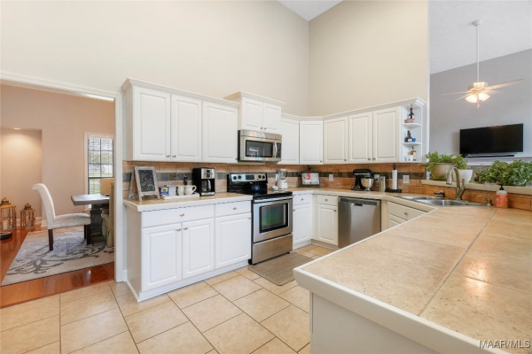 95 CEDAR RIDGE Drive