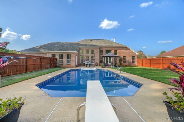95 CEDAR RIDGE Drive