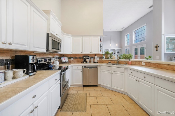 95 CEDAR RIDGE Drive