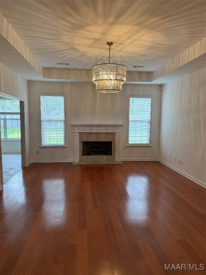 8325 Grayson Grove