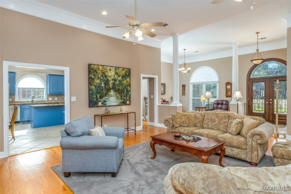 8681 Huntingdon Ridge Lane
