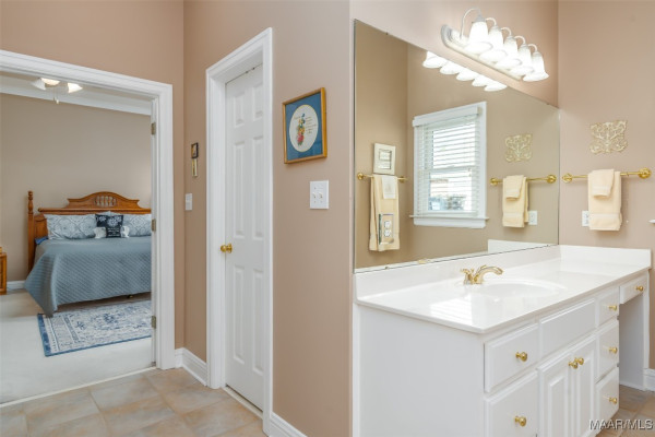 8681 Huntingdon Ridge Lane
