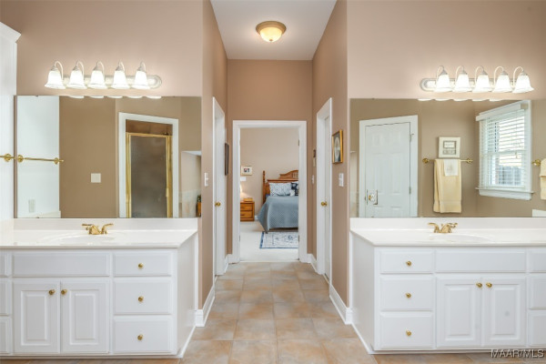 8681 Huntingdon Ridge Lane