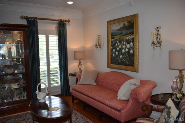 8109 MOSSY OAK Drive