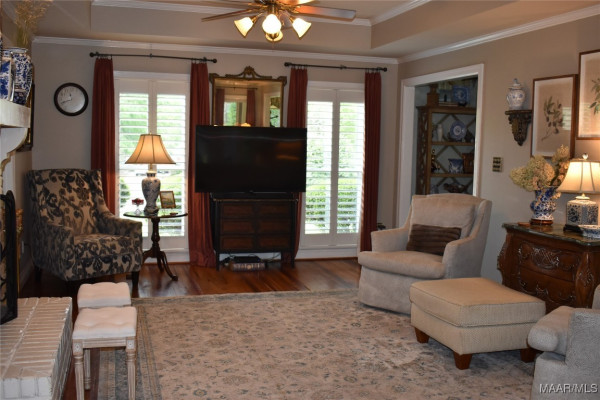 8109 MOSSY OAK Drive