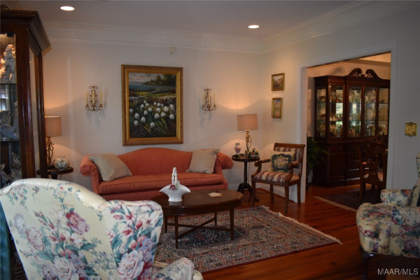 8109 MOSSY OAK Drive