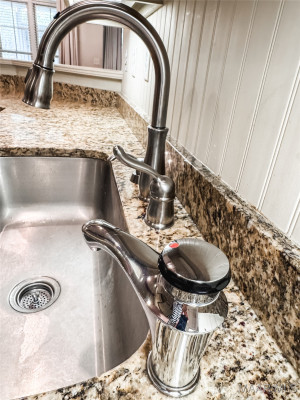 3420 OAK GROVE Circle