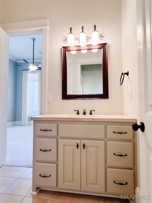 3420 OAK GROVE Circle