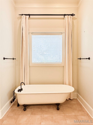 3420 OAK GROVE Circle