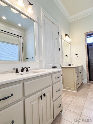 3420 OAK GROVE Circle