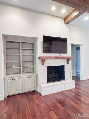 3420 OAK GROVE Circle